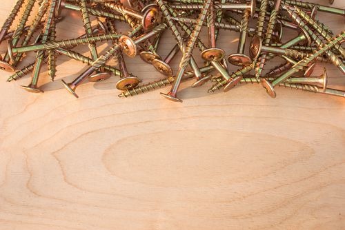 Holzschrauben – Arten und Auswahlhilfe